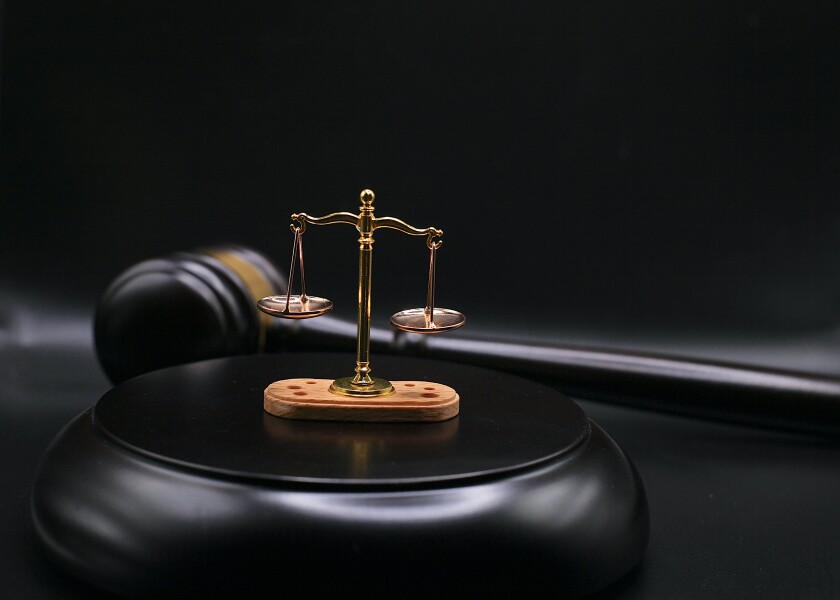 gavel-7499911.jpg
