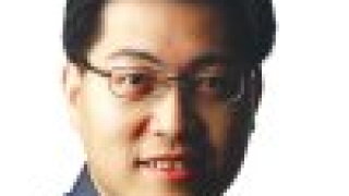 liang-dec04.jpg