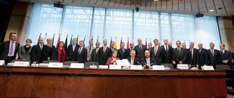 EU ministers at UPC signing ceremony