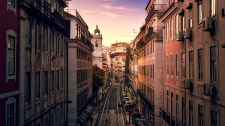 lisbon-1801727.jpg